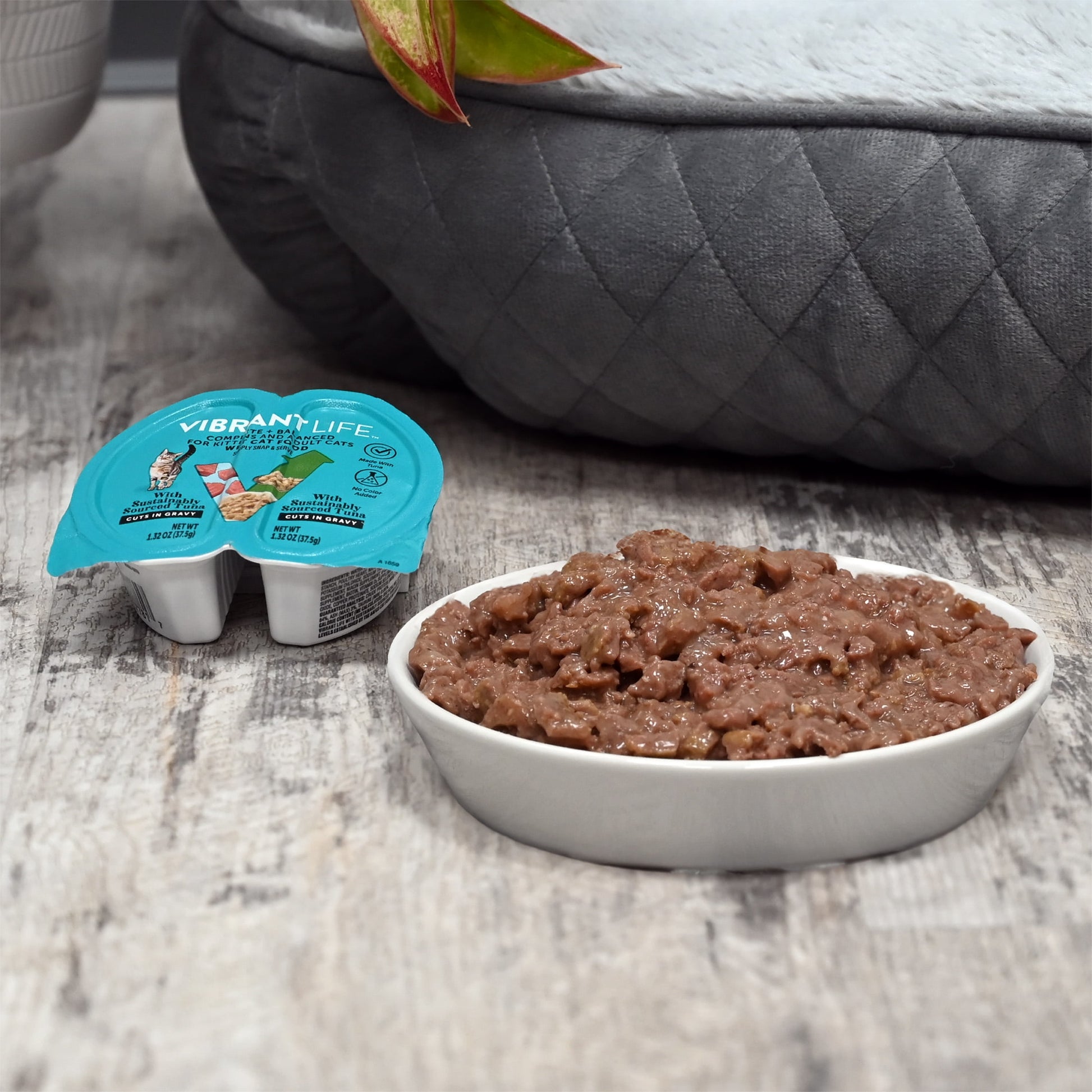 (6 pack) Vibrant Life Tuna Cuts in Gravy Wet Cat Food, Grain-Free, 2.64 oz Split Trays
